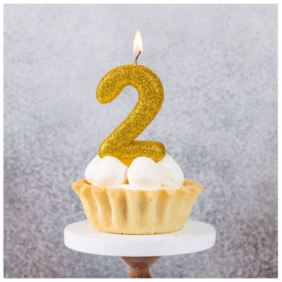 Свеча-цифра "2" Блестящая золотая 7,6см