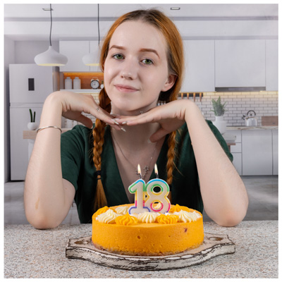 Свеча -цифра 18 Радужная блеск 7см